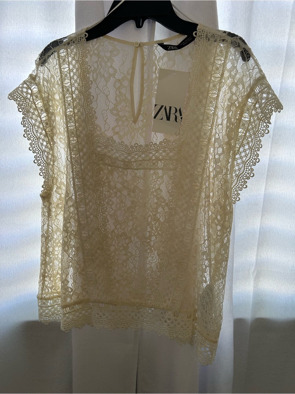 Zara Cream Lace Short Sleeve Top